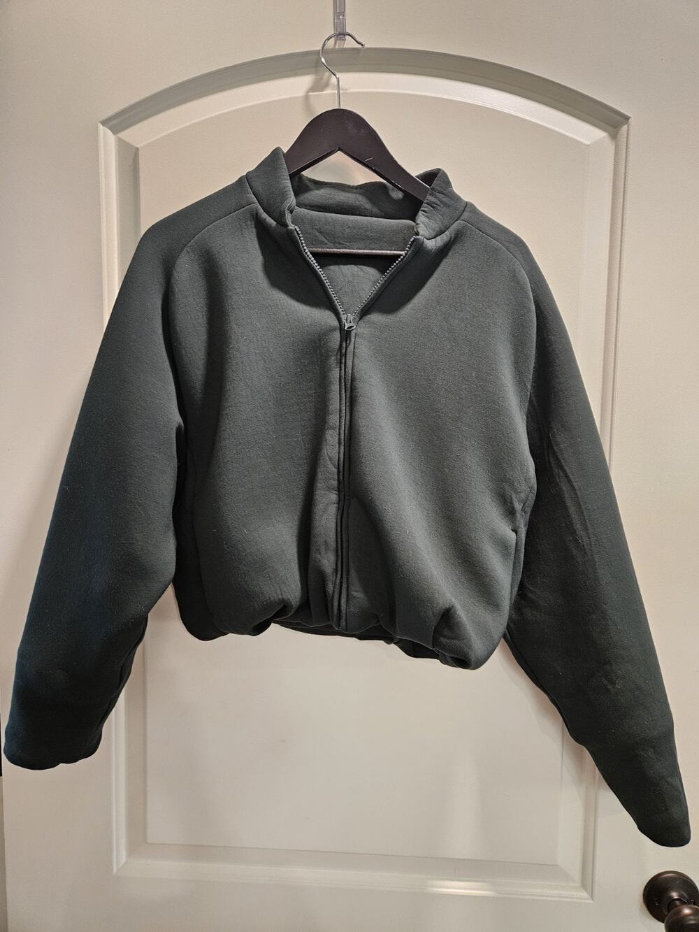 LEZE THE LABEL Harlow Buttery Soft Longslv Zip Jacket Dark Green M Heavy Cropped